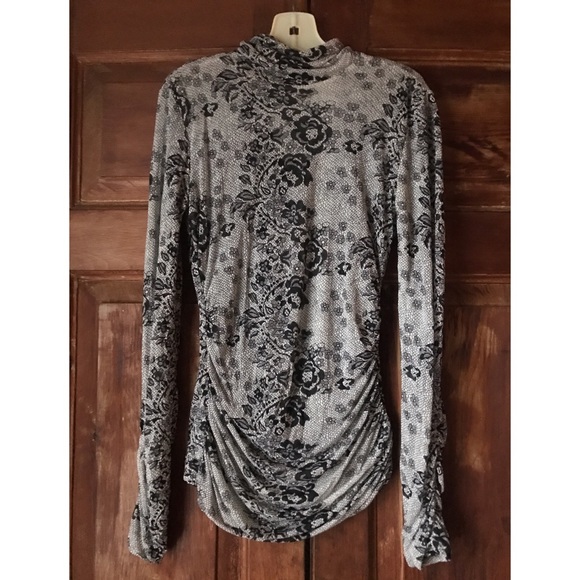 Classiques Entier Long Sleeve Black Lace Silk Top - Picture 6 of 8